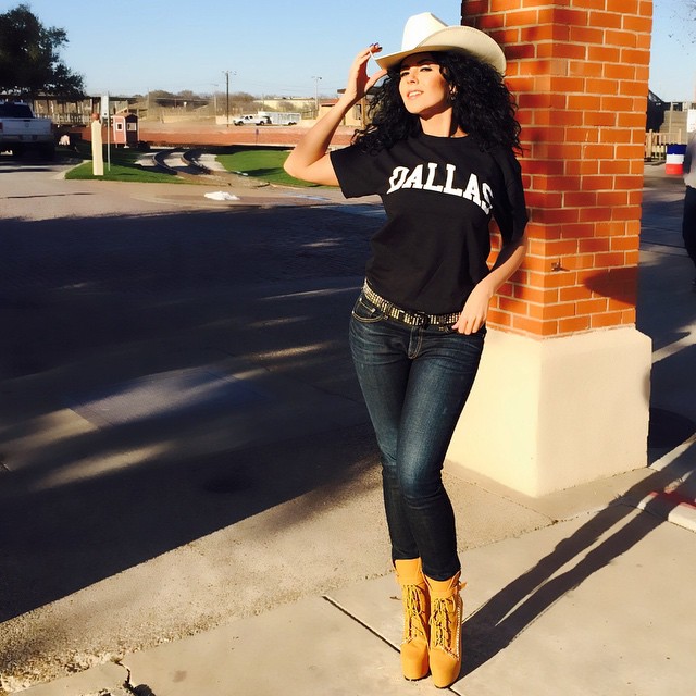 Настя Каменских в ковбойках